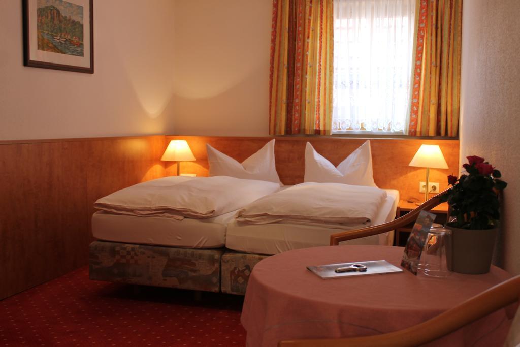 Gasthaus& Pension Zum Roten Haus Bad Schandau Δωμάτιο φωτογραφία